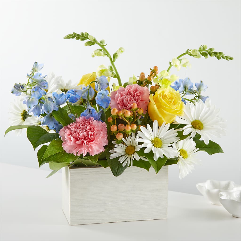 Sun Salutation Box Bouquet – LANELLE'S FLORAL DESIGNS, Livonia LA