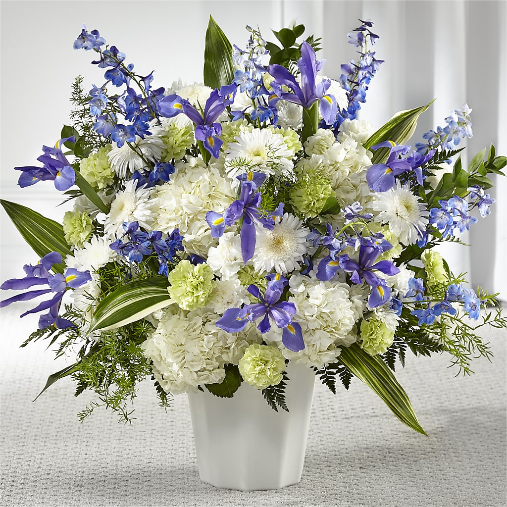 Soft Serenity Floor Basket – LANELLE'S FLORAL DESIGNS, Livonia LA