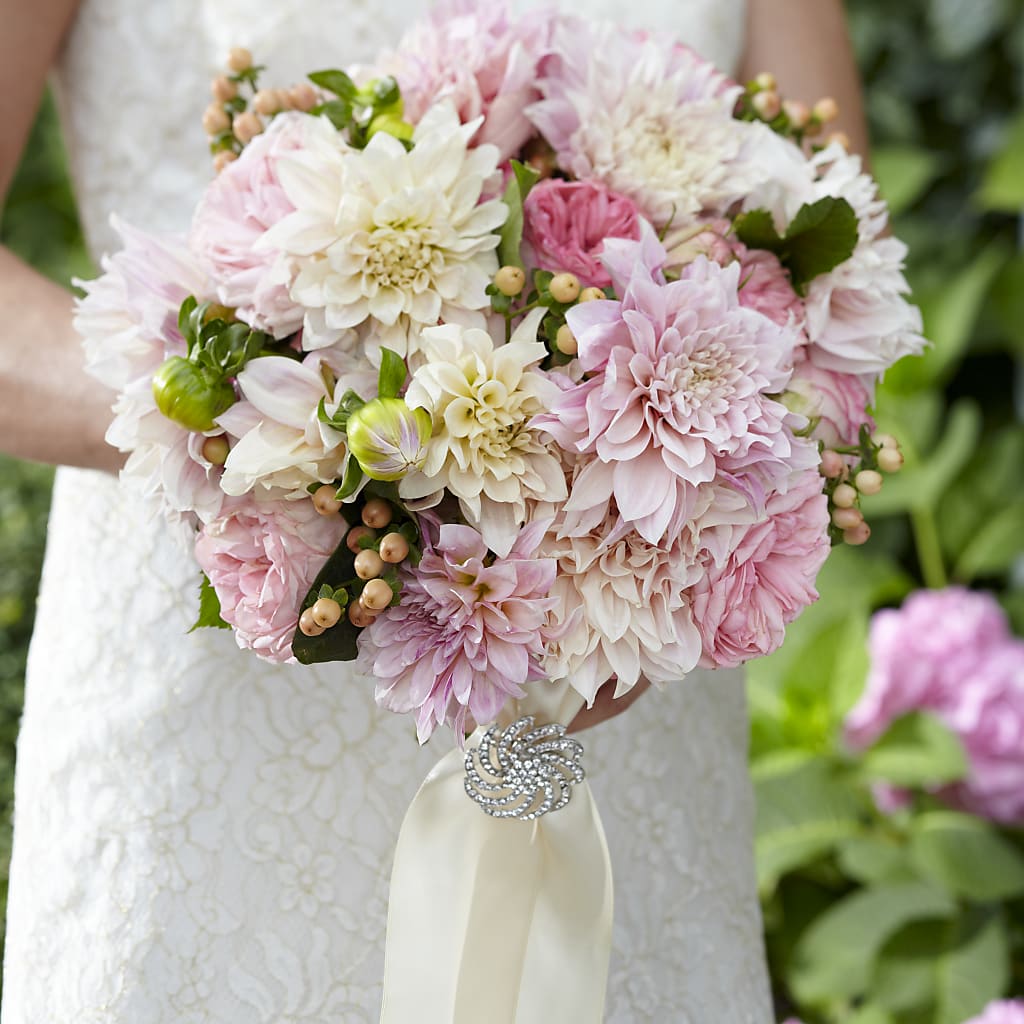 Heart's Promise Bouquet – LANELLE'S FLORAL DESIGNS, Livonia LA
