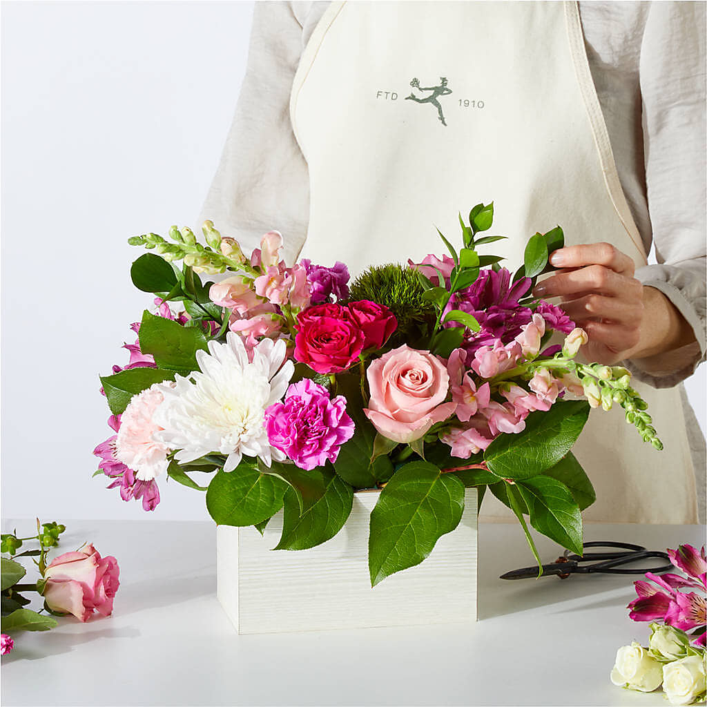 Sweetberry Box – A Florist Original – LANELLE'S FLORAL DESIGNS, Livonia LA