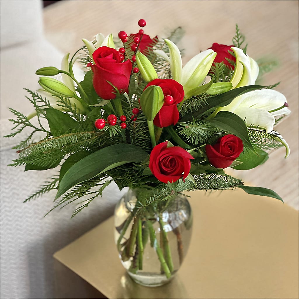 Sparkling Snowflakes Bouquet – LANELLE'S FLORAL DESIGNS, Livonia LA